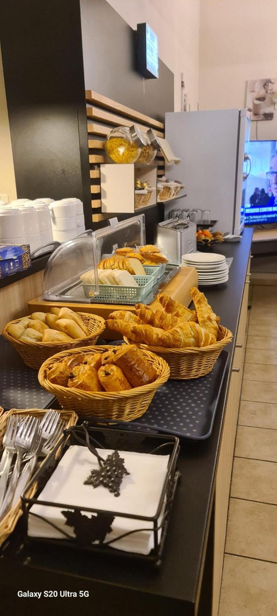 Hotel Restaurant Du Lac Graulhet ภายนอก รูปภาพ